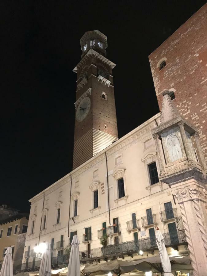 Lägenhet Studio på 76 m² i Citta Antica med 1 badrum  Verona Exteriör bild