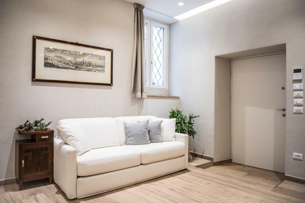 Lägenhet Studio på 76 m² i Citta Antica med 1 badrum  Verona Exteriör bild