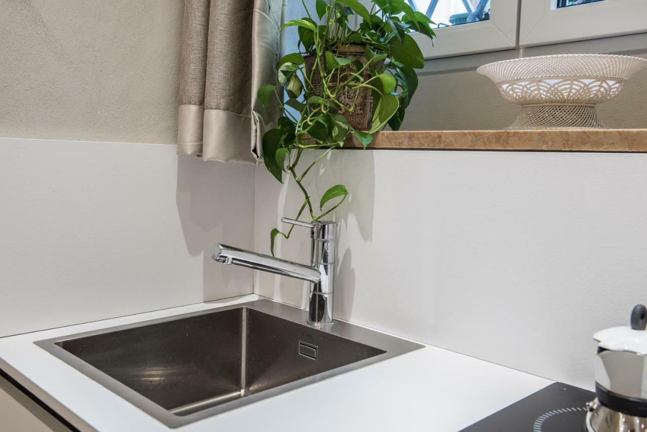Lägenhet Studio på 76 m² i Citta Antica med 1 badrum  Verona Exteriör bild